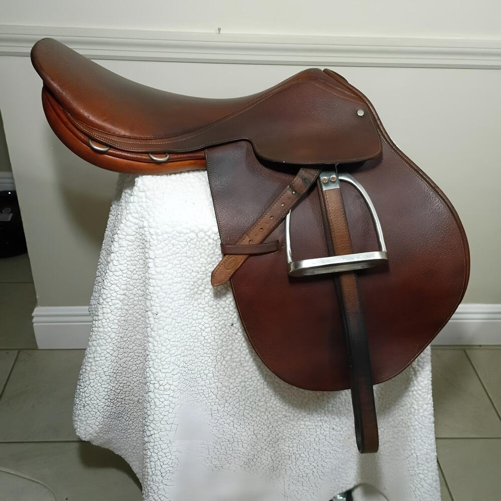 17.5" Hartley Galaxie Close Contact Jumping Saddle